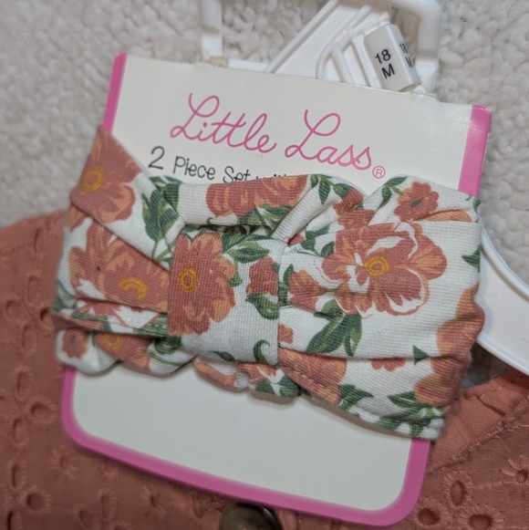 NWT Little Lass Girls 18 Month Coral Top 2 Piece Set Floral Pants Hair Bow - Picture 3 of 5